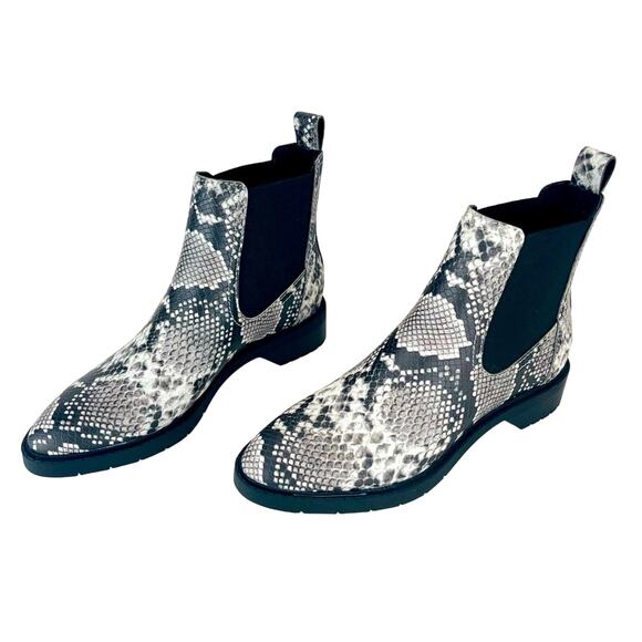 Treasure & Bond Gabriela Women Chelsea Boot Sz 5.5 Faux Leather Snake Print New - Picture 3 of 16